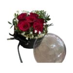 Μικρή Ανθοσύνθεση σε Καπελιέρα Από Τριαντάφυλλα Κόκκινα / Λευκά/ Ροζ